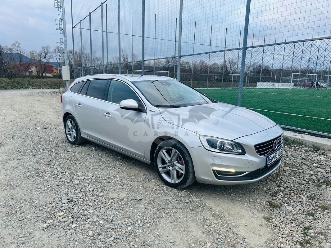 Volvo V60 D6 Plug-In-Hybrid AWD Geartronic Summum 2013