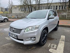 Toyota Rav4 III [2005 - 2013] 2.2L D-CAT M/T Luxury 2010