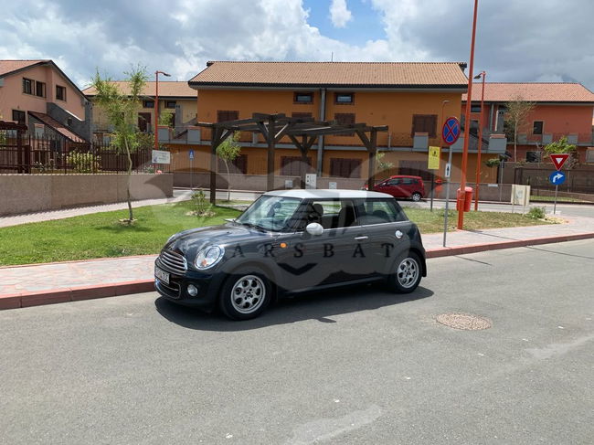 Mini Cooper Standard 2012
