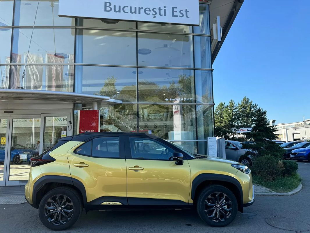 Toyota Yaris Cross 1.5 VVT-i HSD 4x4 Dynamic Adventure 2023