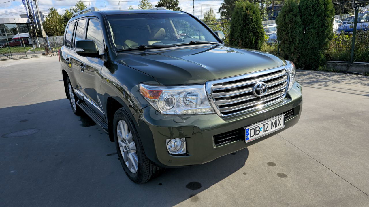 Toyota Land Cruiser 4.5 D-4D V8 Luxury 2015