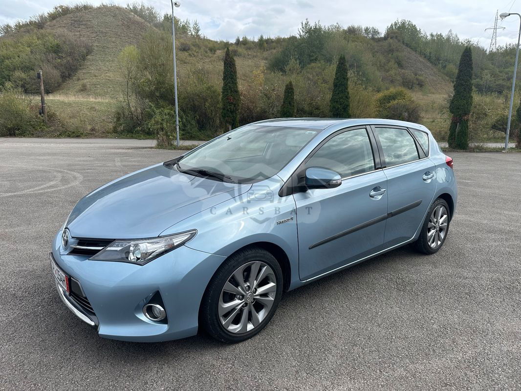 Toyota Auris II [2012 - 2018] 1.8 VVT-i Hybrid Automatik Comfort 2013