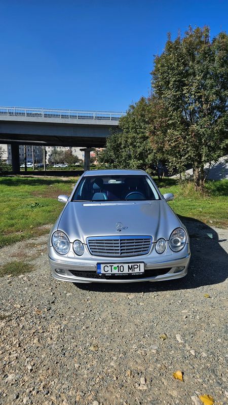 Mercedes-Benz E 2004