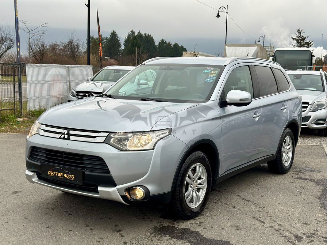 Mitsubishi Outlander III [2012 - 2021] 2.2 DI-D 4WD Intense 2015
