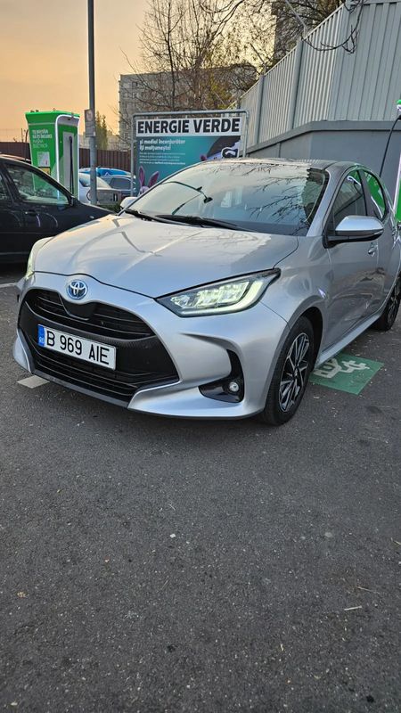 Toyota Yaris 1.5 VVT-i HSD Dynamic Plus 2023