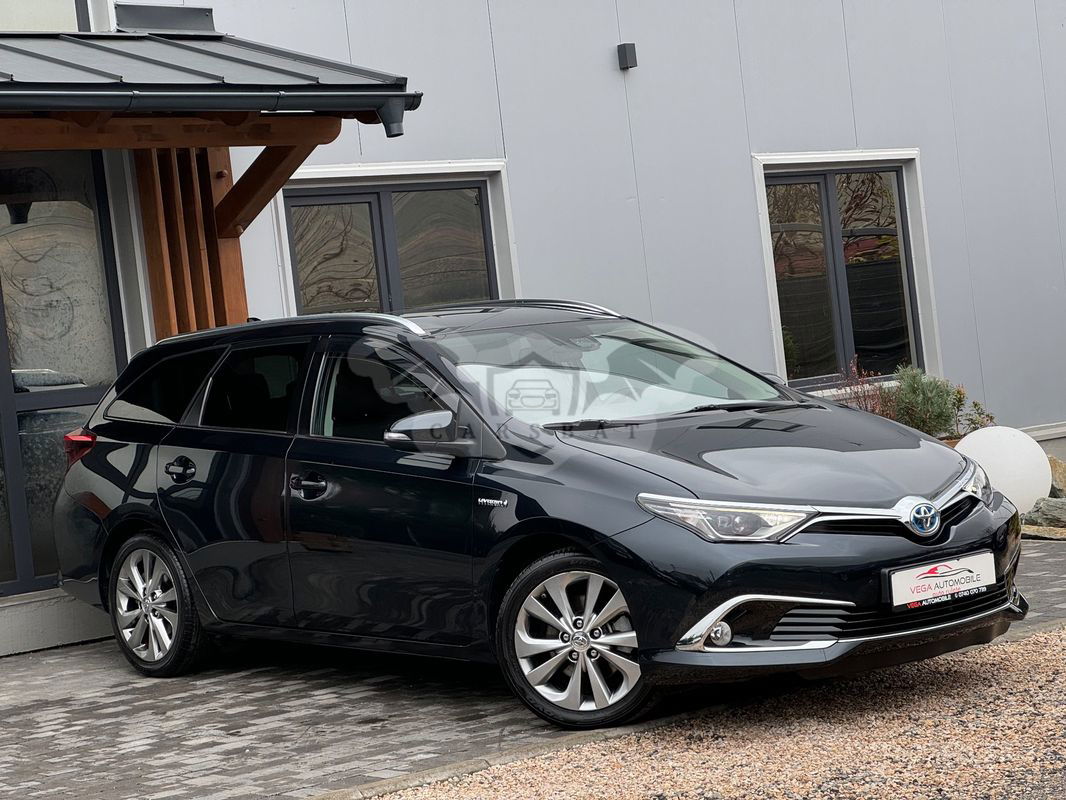 Toyota Auris II [2012 - 2018] 1.8 L VVT-i Hybrid Sol + 2016
