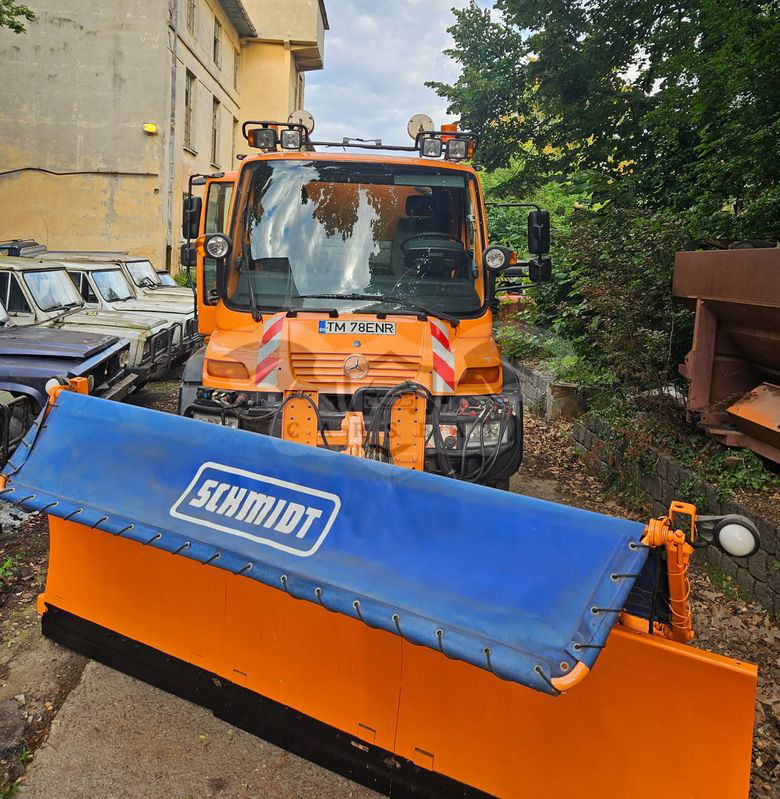 Mercedes-Benz Unimog 2005