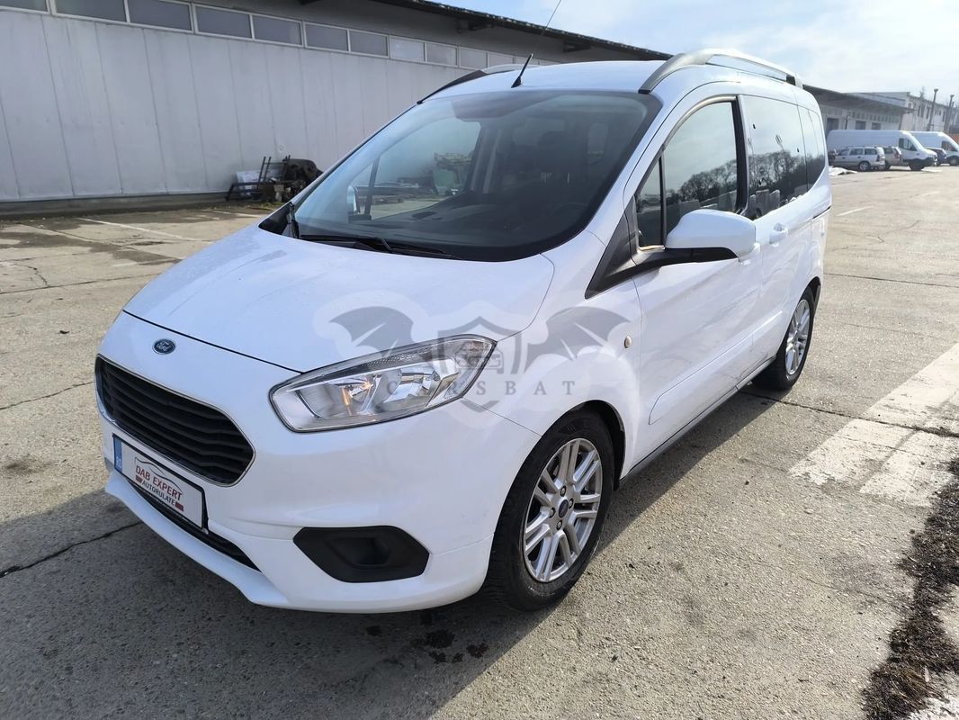 Ford Tourneo Courier 1.5 TDCi Titanium 2020