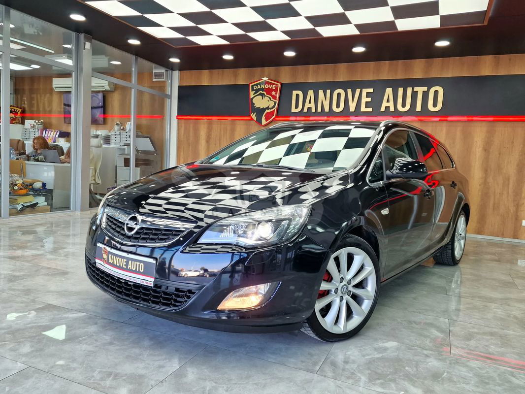 Opel Astra J [2009 - 2018] 1.6 Turbo Automatik Cosmo 2011