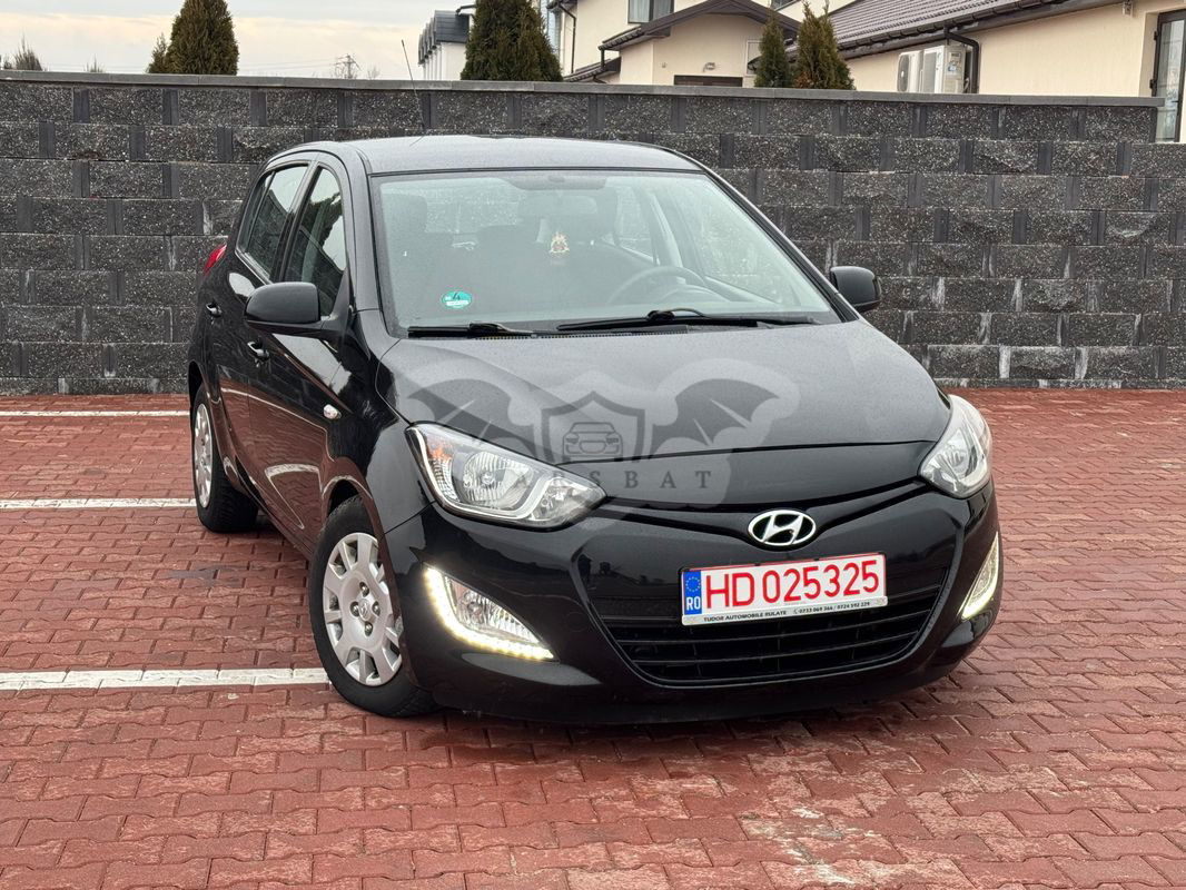 Hyundai i20 II [2014 - 2020] 1.2 Fifa World Cup Edition 2013