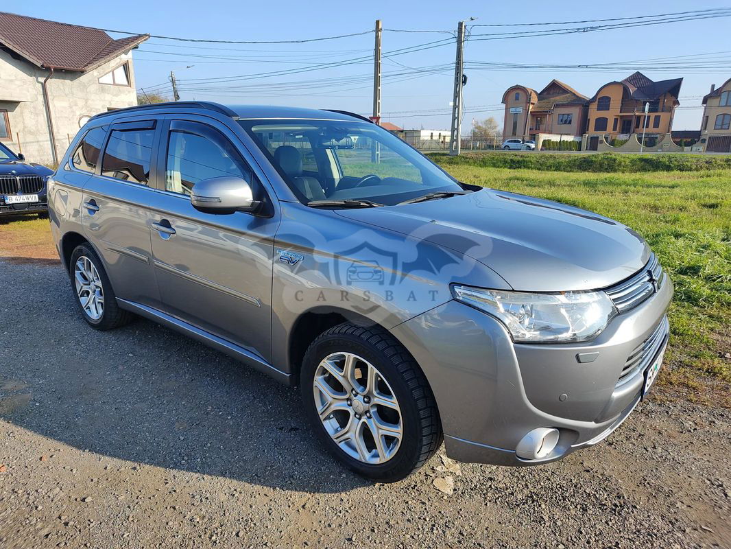 Mitsubishi Outlander III [2012 - 2021] 2.0 4WD Plug-In Hybrid 2014