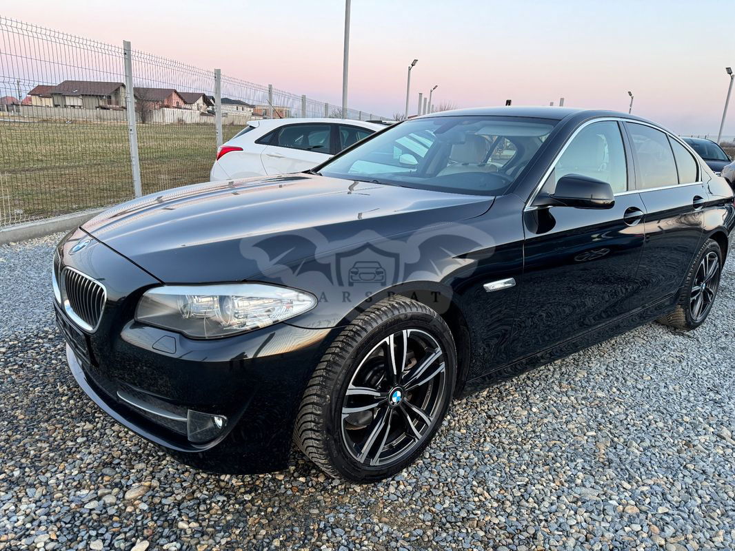 BMW 5 Series F10/F11/F07 [2010 - 2017] 520d Touring Sport-Aut. 2013