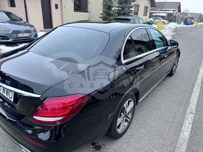 Mercedes-Benz E W213 [2016 - 2023] 220 d 4MATIC Aut. 2017