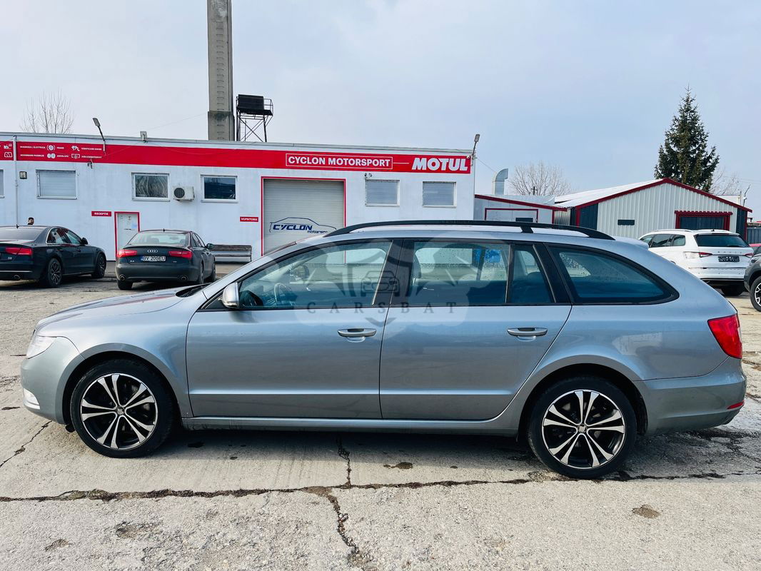 Skoda Superb II [2008 - 2015] Combi 2.0 TDI Ambition 4x4 2011