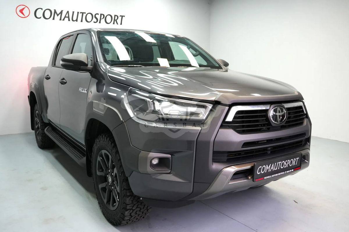 Toyota Hilux VIII [2015 - Prezent] 2.8D 204CP 4x4 Double Cab AT Invincible 2023