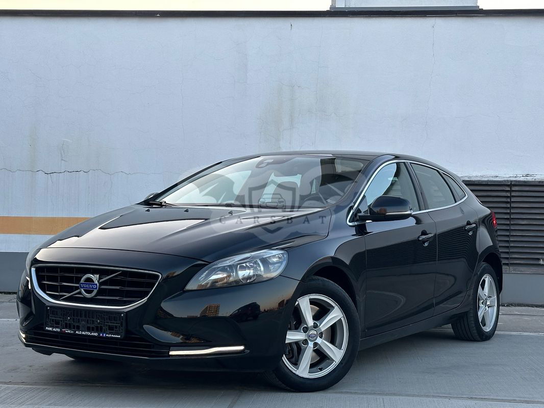 Volvo V40 II [2012 - Prezent] D4 Summum 2014