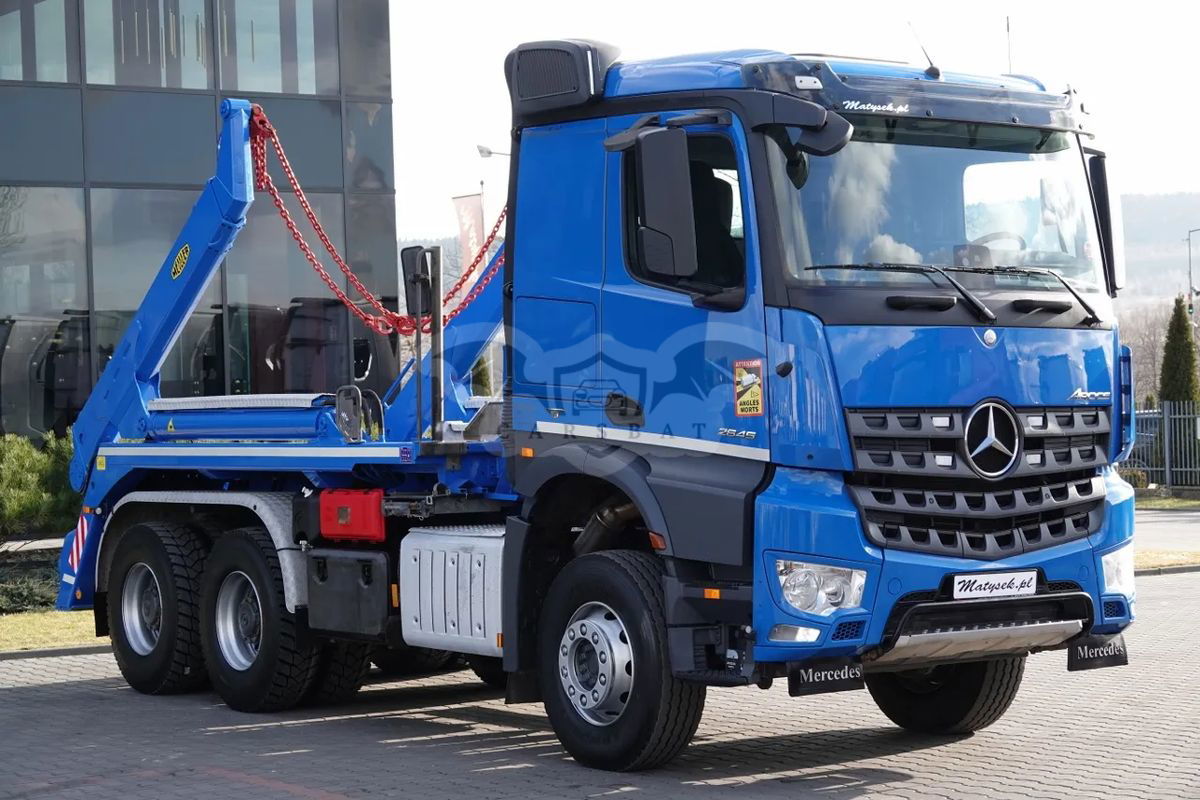 Mercedes-Benz Arocs 2016