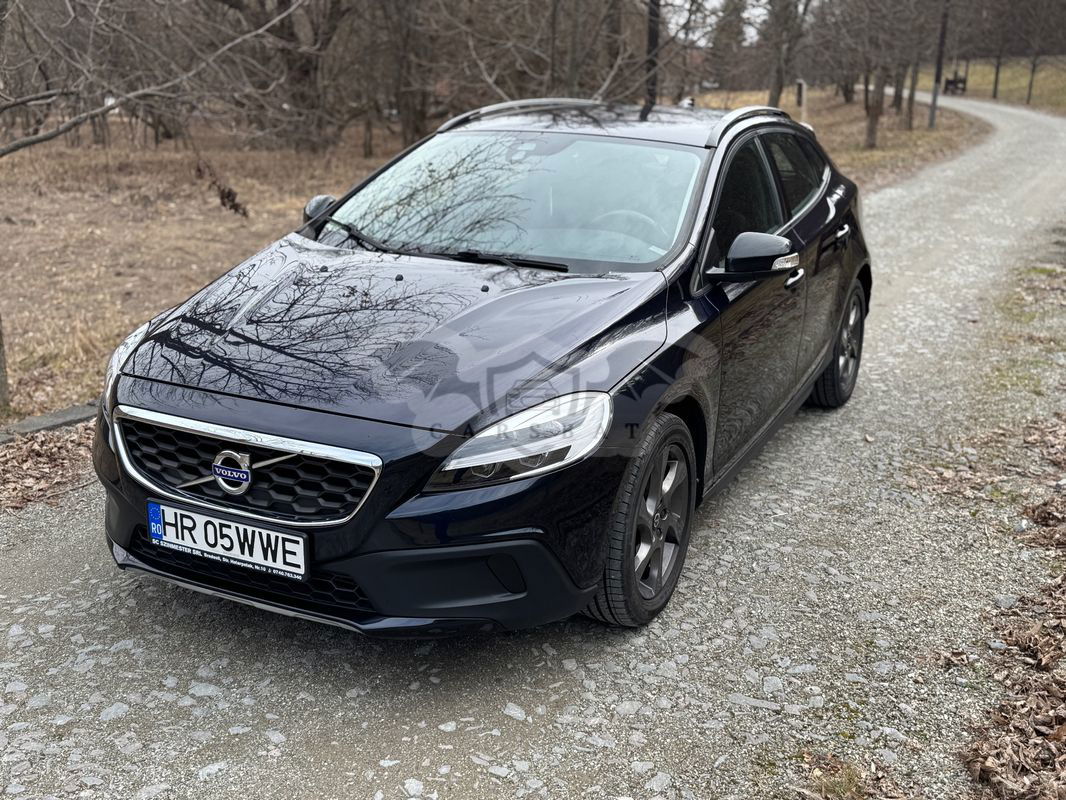 Volvo V40 II [2012 - Prezent] Cross Country D3 Geartronic Momentum 2016