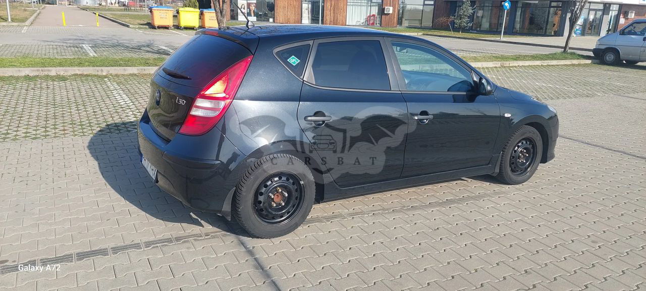 Hyundai i30 1.4 GL Classic 2011