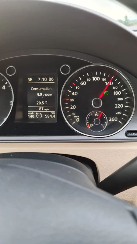 Volkswagen Passat B7 [2010 - 2014] Variant 2.0 TDI BlueMotion Technology DSG Comfortline 2011