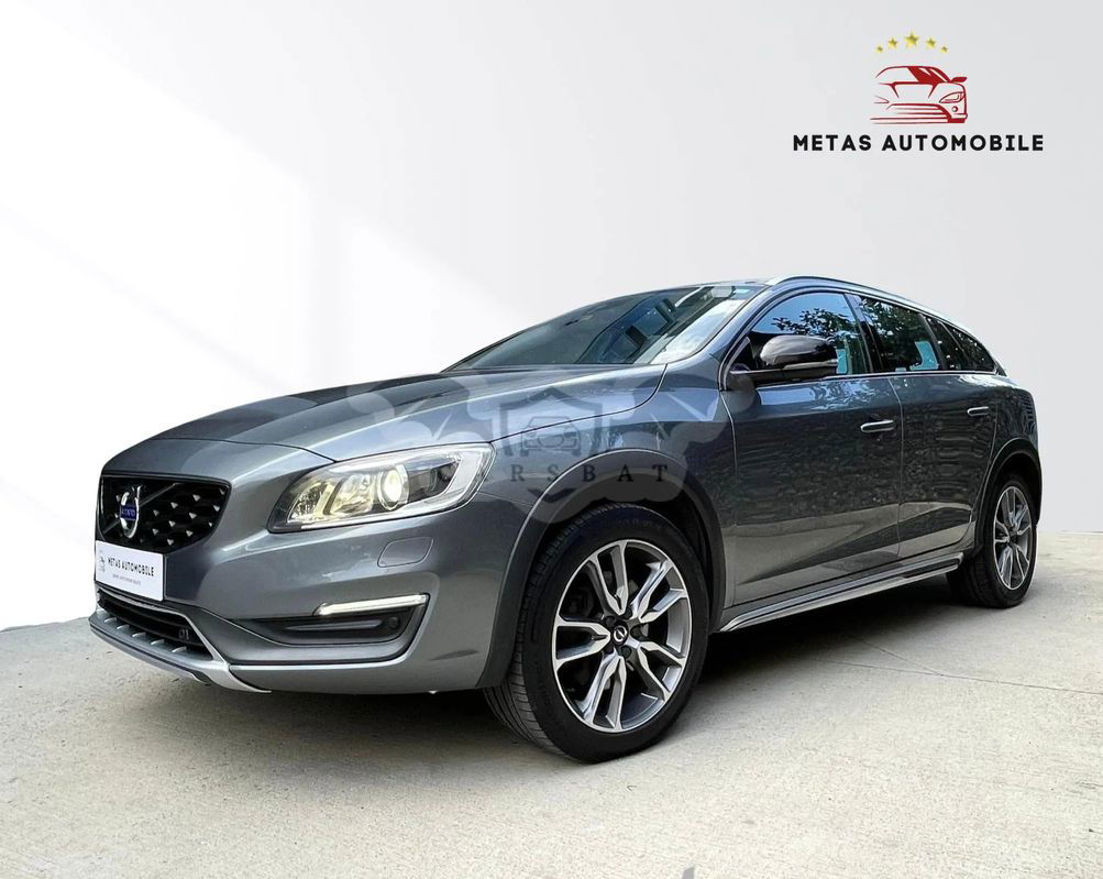 Volvo V60 I [2010 - 2018] Cross Country D3 Geartronic Summum 2016
