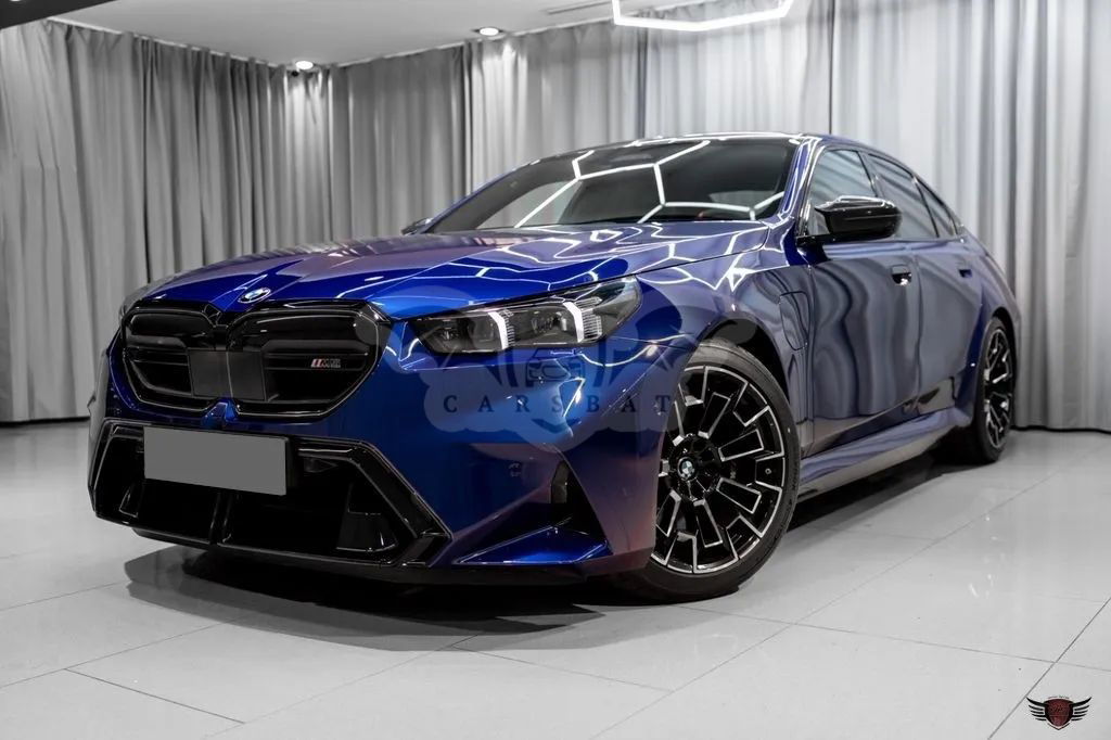 BMW M5 xDrive AT PHEV 2025