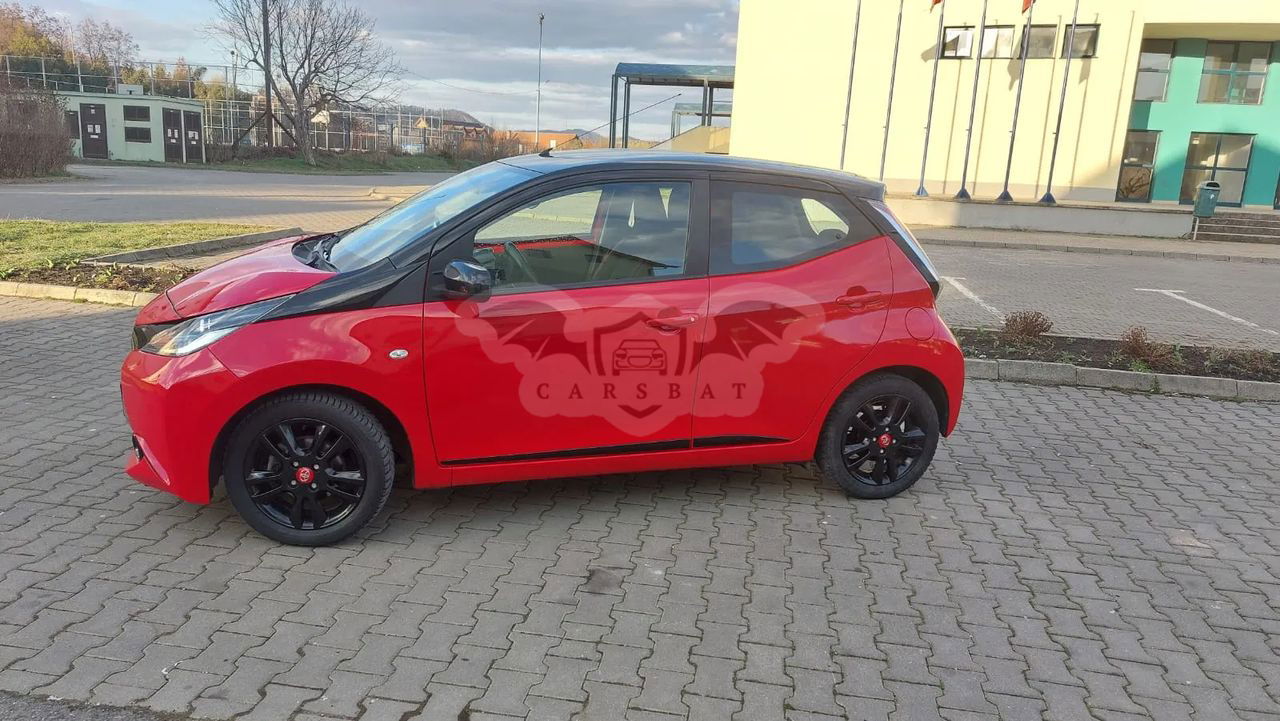 Toyota Aygo II [2014 - 2021] 1.0 X - play 2017