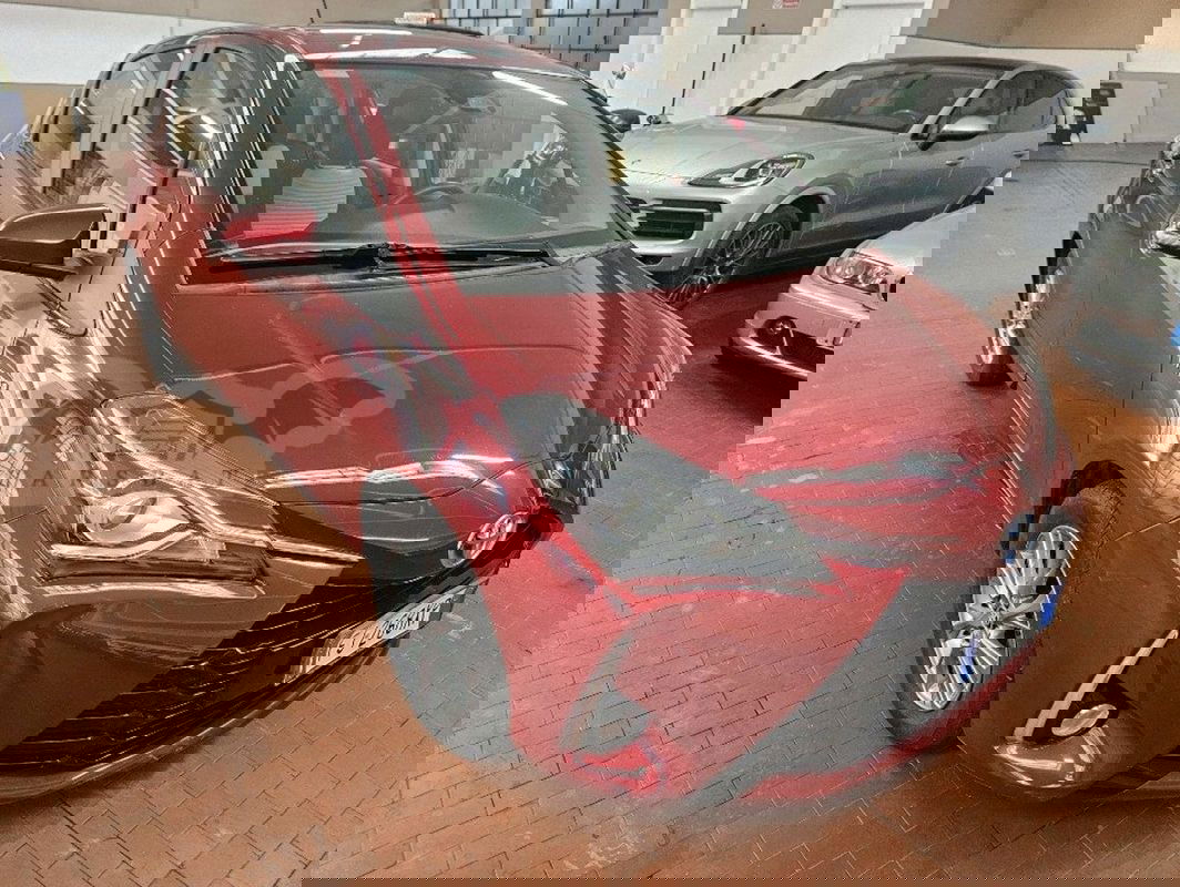 Toyota Yaris 1.5 VVT-i HSD Luna 2018