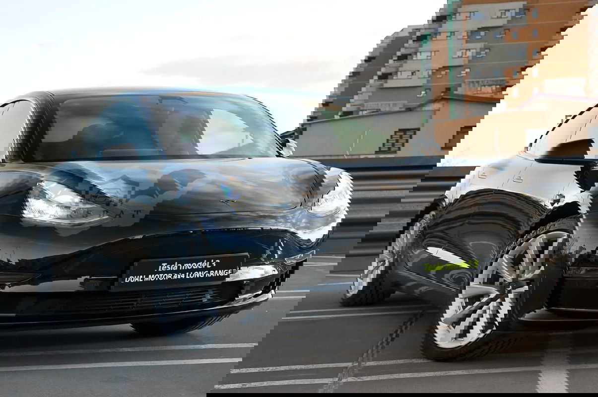Tesla Model 3 Langstreckenbatterie Allradantrieb Dual Motor 2020