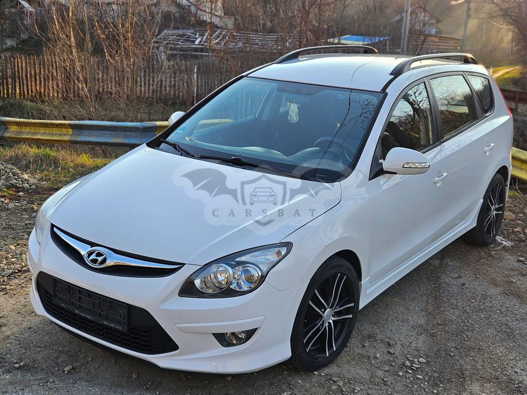 Hyundai i30 I [2007 - 2012] i30cw 1.6 CRDi blue Classic 2012