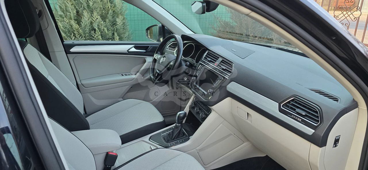 Volkswagen Tiguan II [2016 - Prezent] 2.0 TDI SCR (BlueMotion Technology) DSG Comfortline 2017