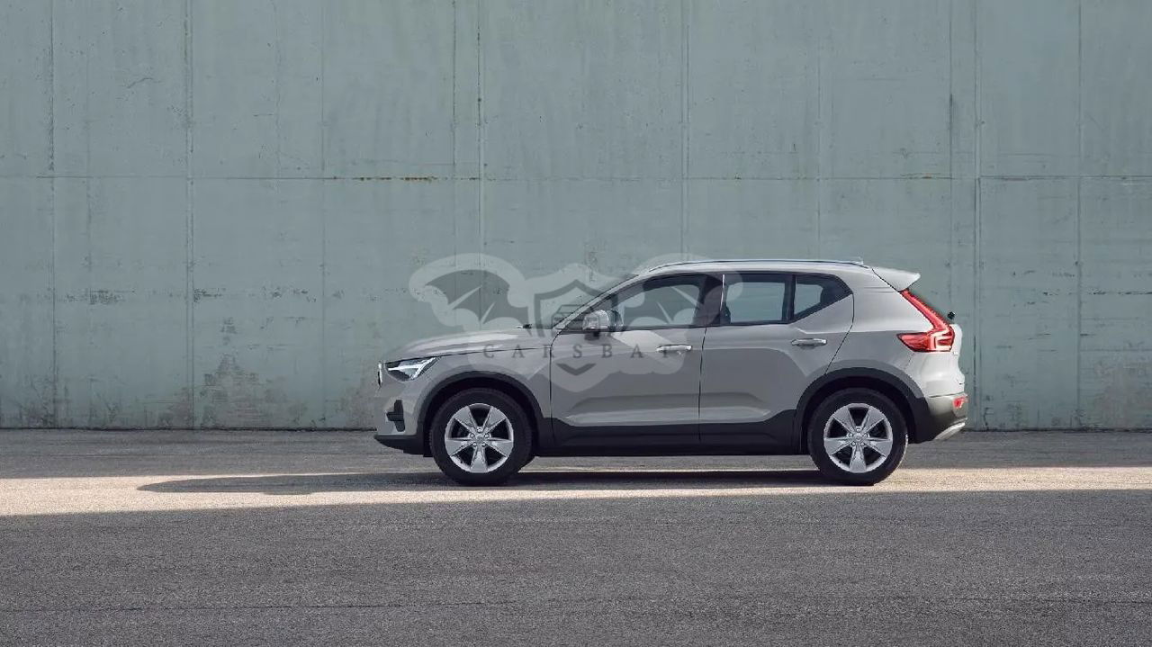 Volvo XC40 B3 AT FWD MHEV Core 2025