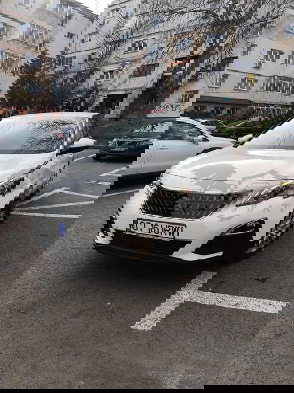 Peugeot 3008 II [2016 - Prezent] 1.5 BlueHDI 130 S&S EAT8 Allure 2018