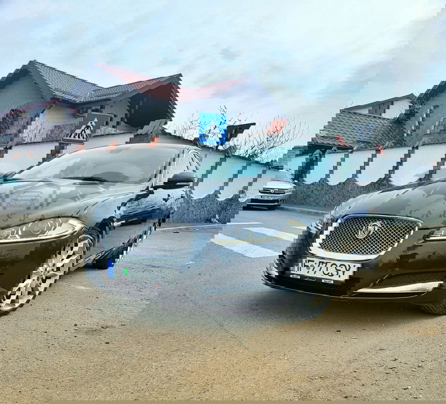 Jaguar XF 2012