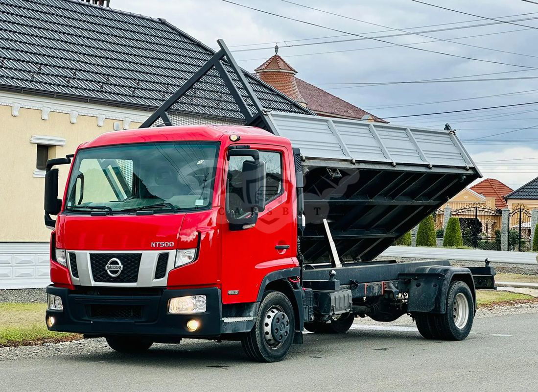 Nissan NT 2016