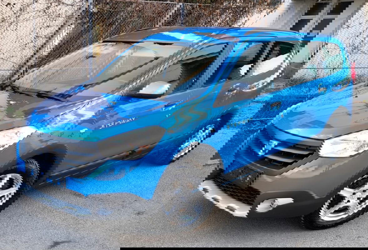 Dacia Lodgy TCe 115 Stepway Celebration 2016