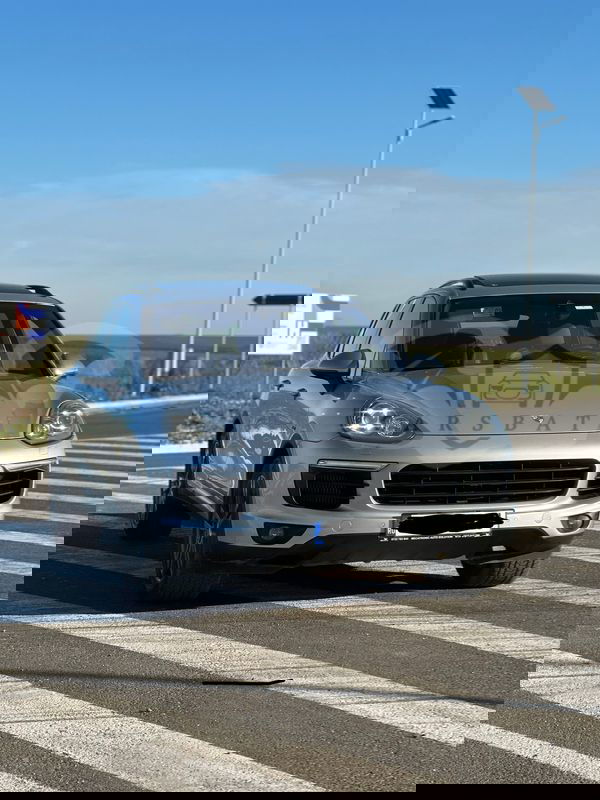 Porsche Cayenne 3.0 L 2016