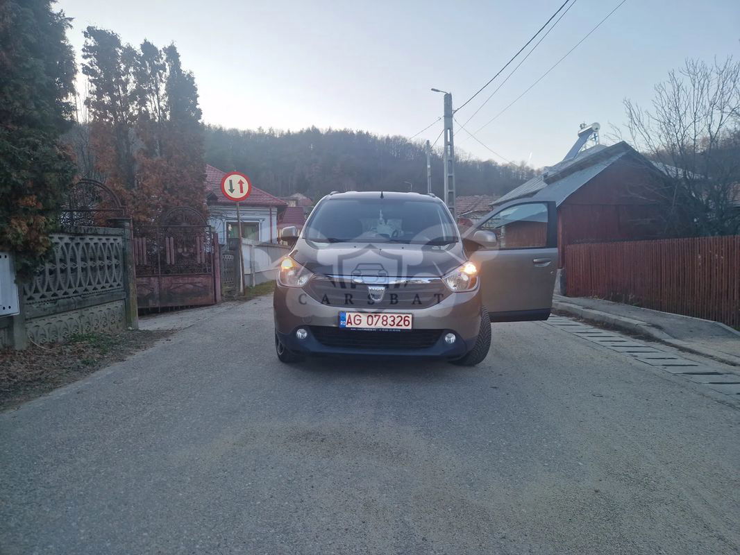 Dacia Lodgy 1.2 TCe Laureate 2013