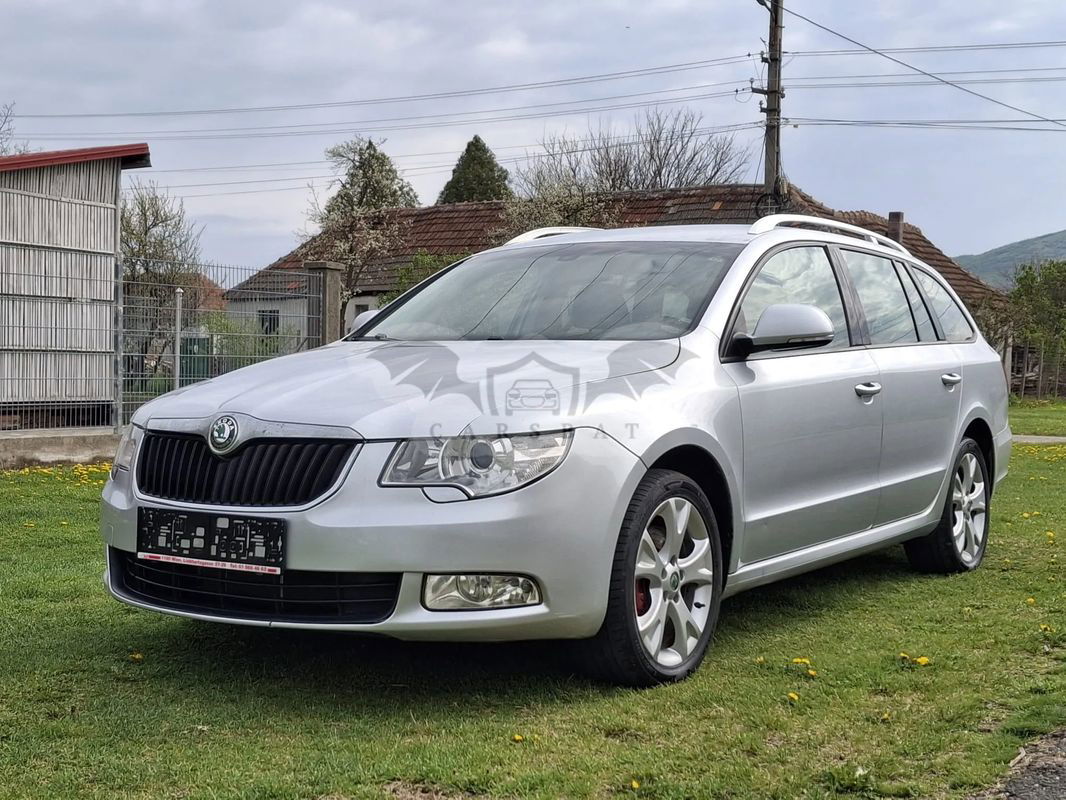 Skoda Superb II [2008 - 2015] Combi 2.0 TDI DSG Elegance 2011