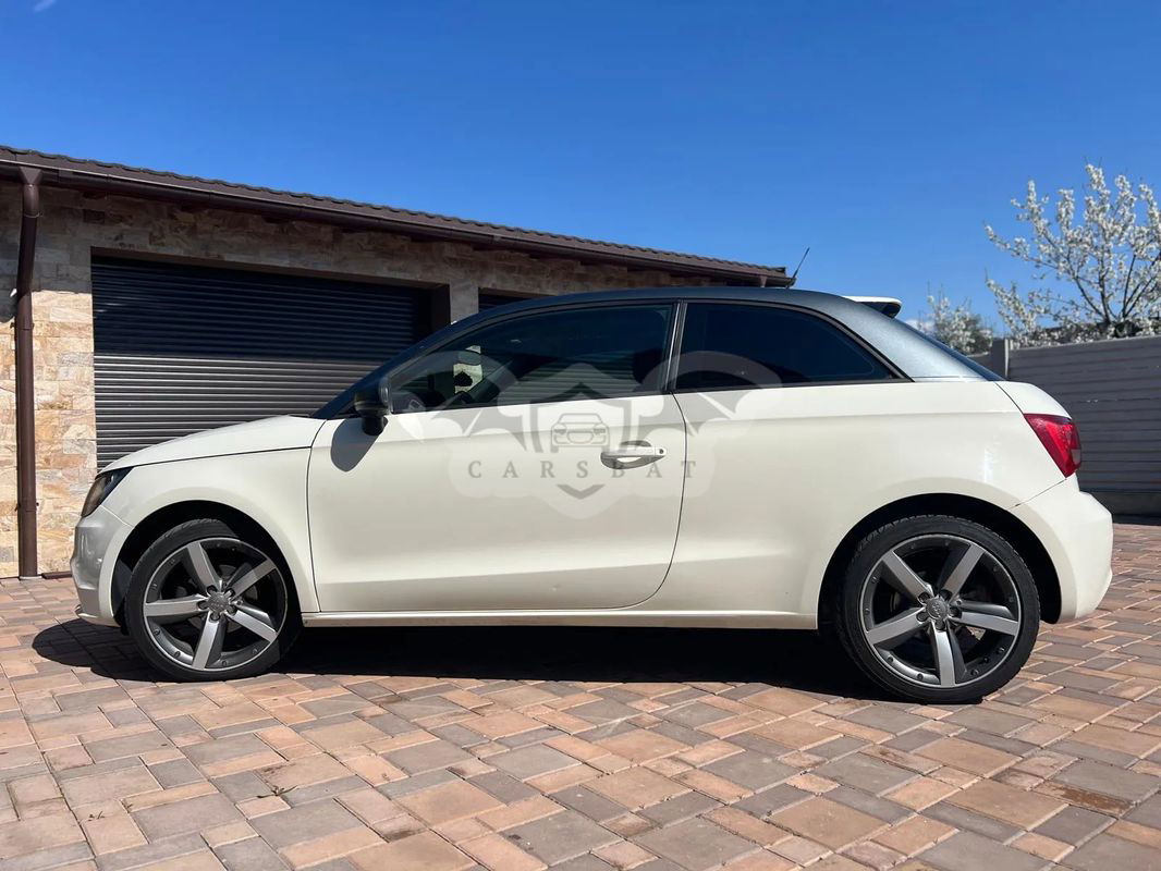 Audi A1 8X [2012 - 2018] 1.6 TDI Attraction 2011
