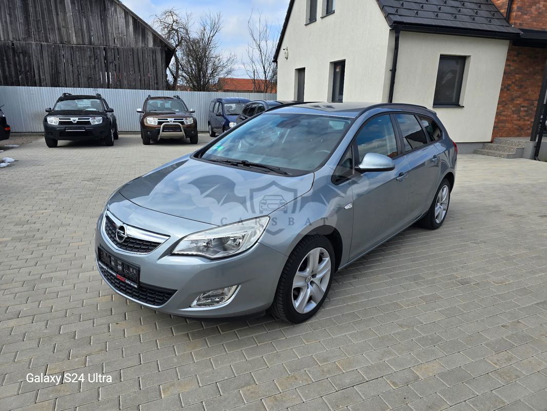 Opel Astra J [2009 - 2018] 1.4 Sports Tourer Active 2011