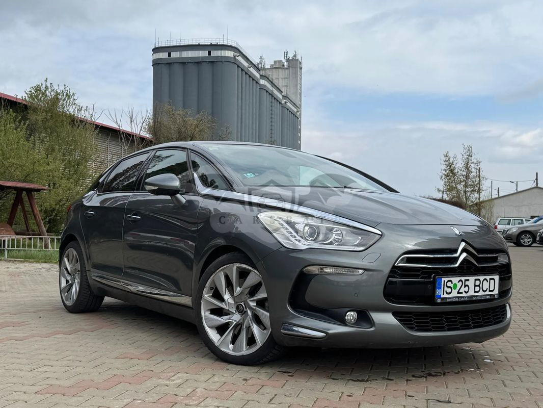 Citroën DS5 1.6 THP BVM6 Sport Chic 2012