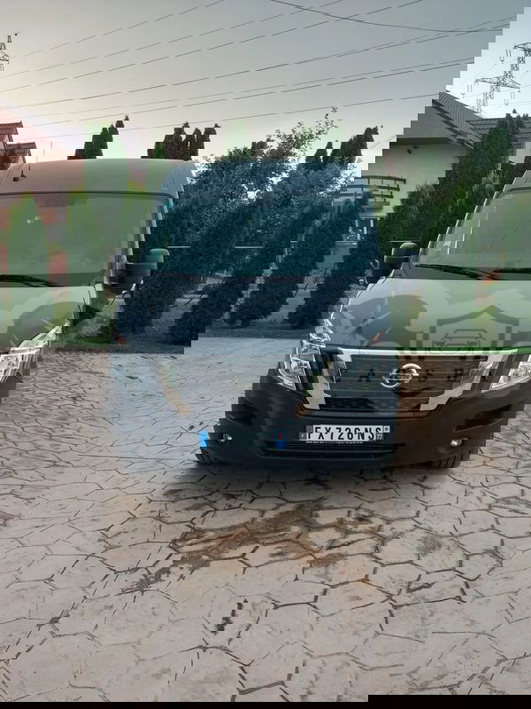 Nissan NV400 2021