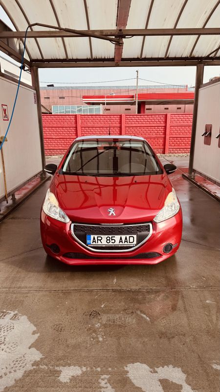 Peugeot 208 I [2012 - 2019] 1.2 L PureTech Access 2014
