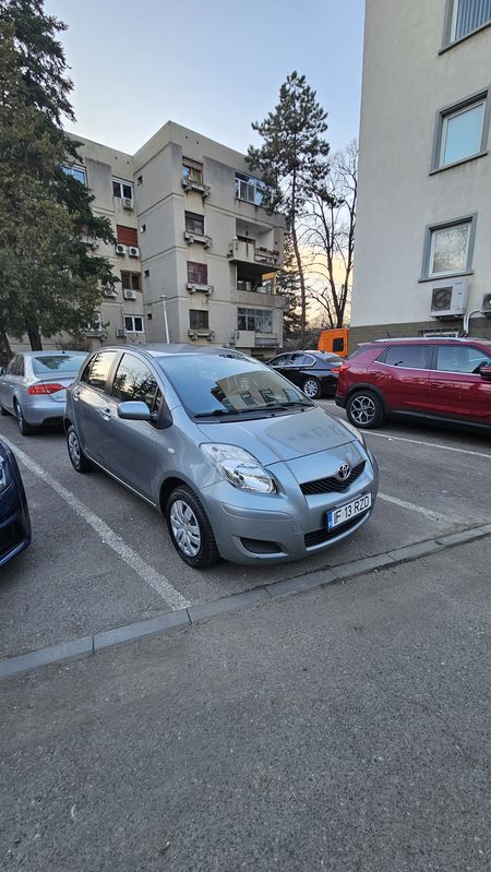 Toyota Yaris 1.0 Luna 2011