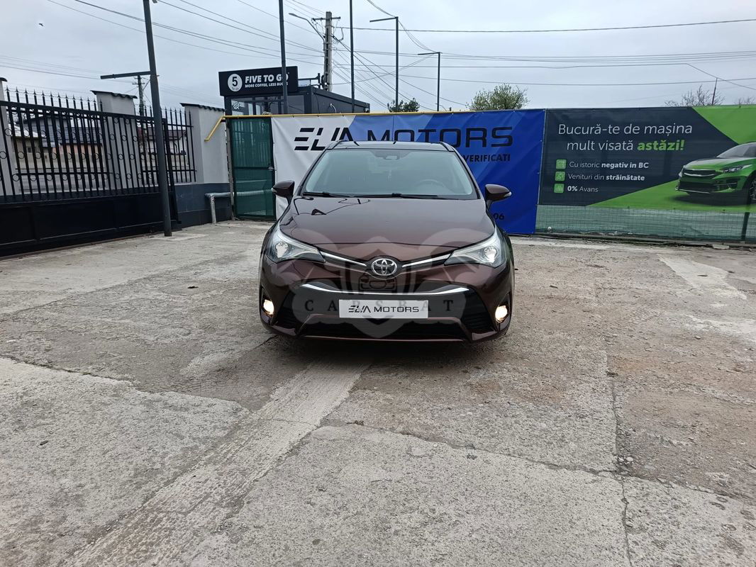 Toyota Avensis III [2009 - 2018] 2.0 D-4D Elegance Terracotta 2015