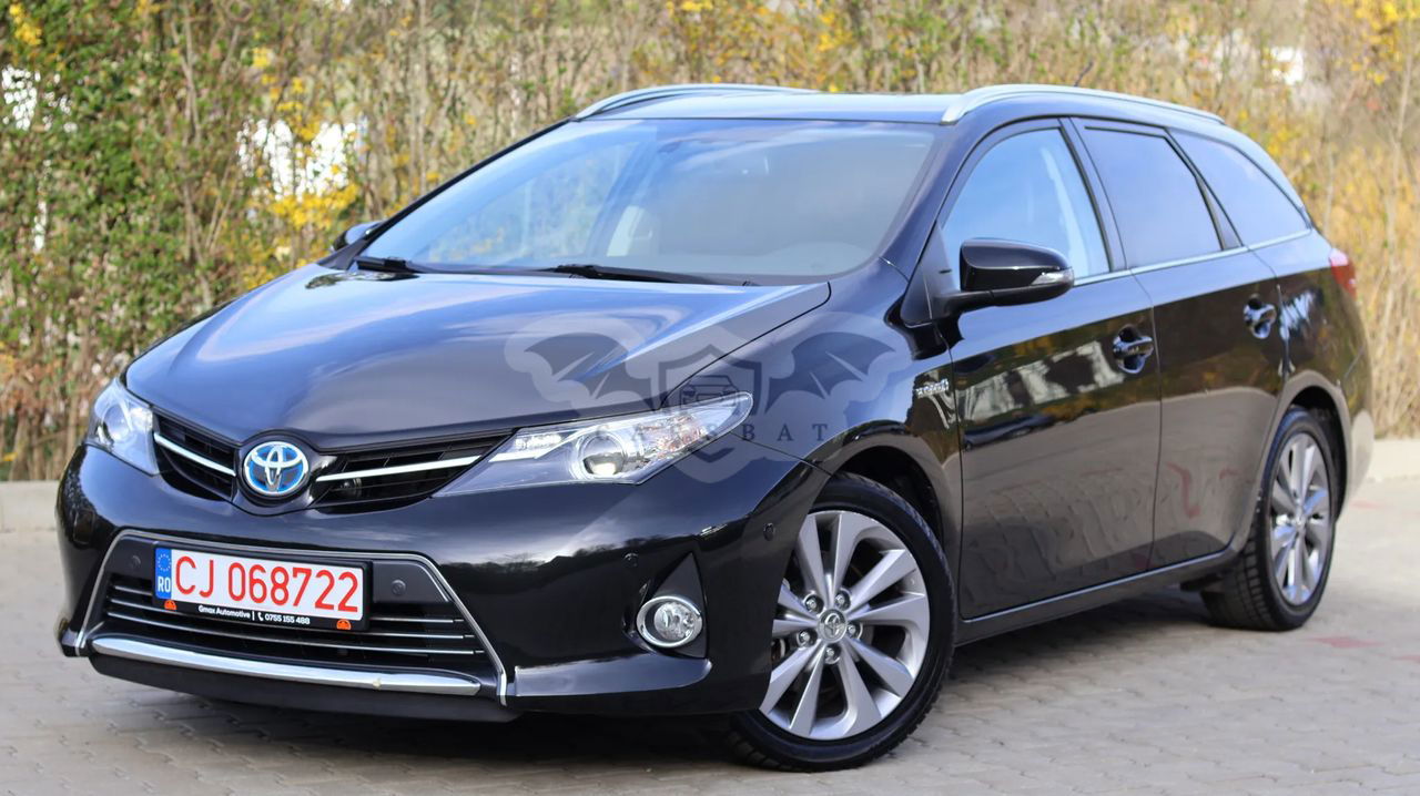 Toyota Auris II [2012 - 2018] 1.8 VVT-i Hybrid Automatik Touring Sports Executive 2014