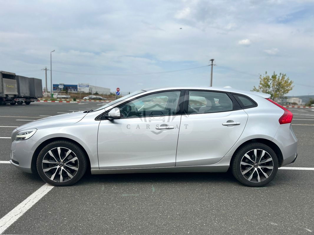 Volvo V40 II [2012 - Prezent] D2 Aut. Momentum 2019