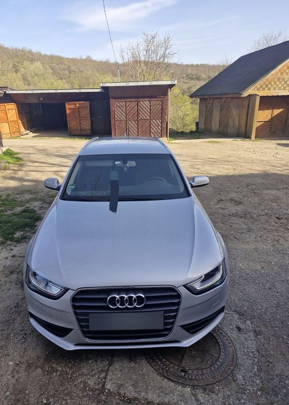 Audi A4 B8 [2007 - 2015] Avant 2.0 TDI Design 2012