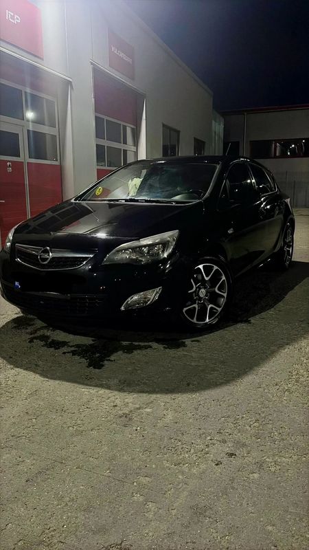 Opel Astra J [2009 - 2018] 2.0 CDTI Cosmo 2011